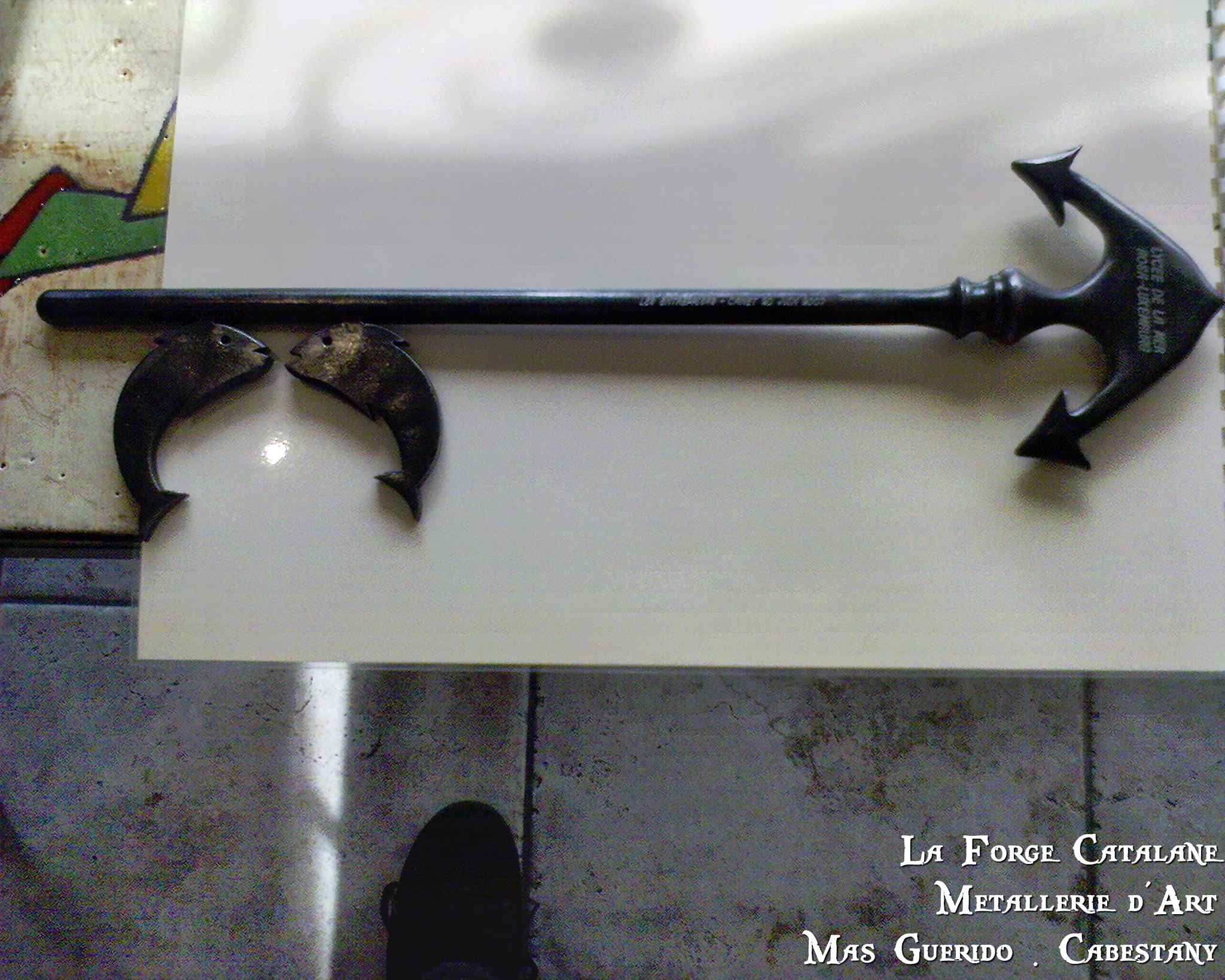 encre en fer poids en forme de poisson  forge catalane.jpg